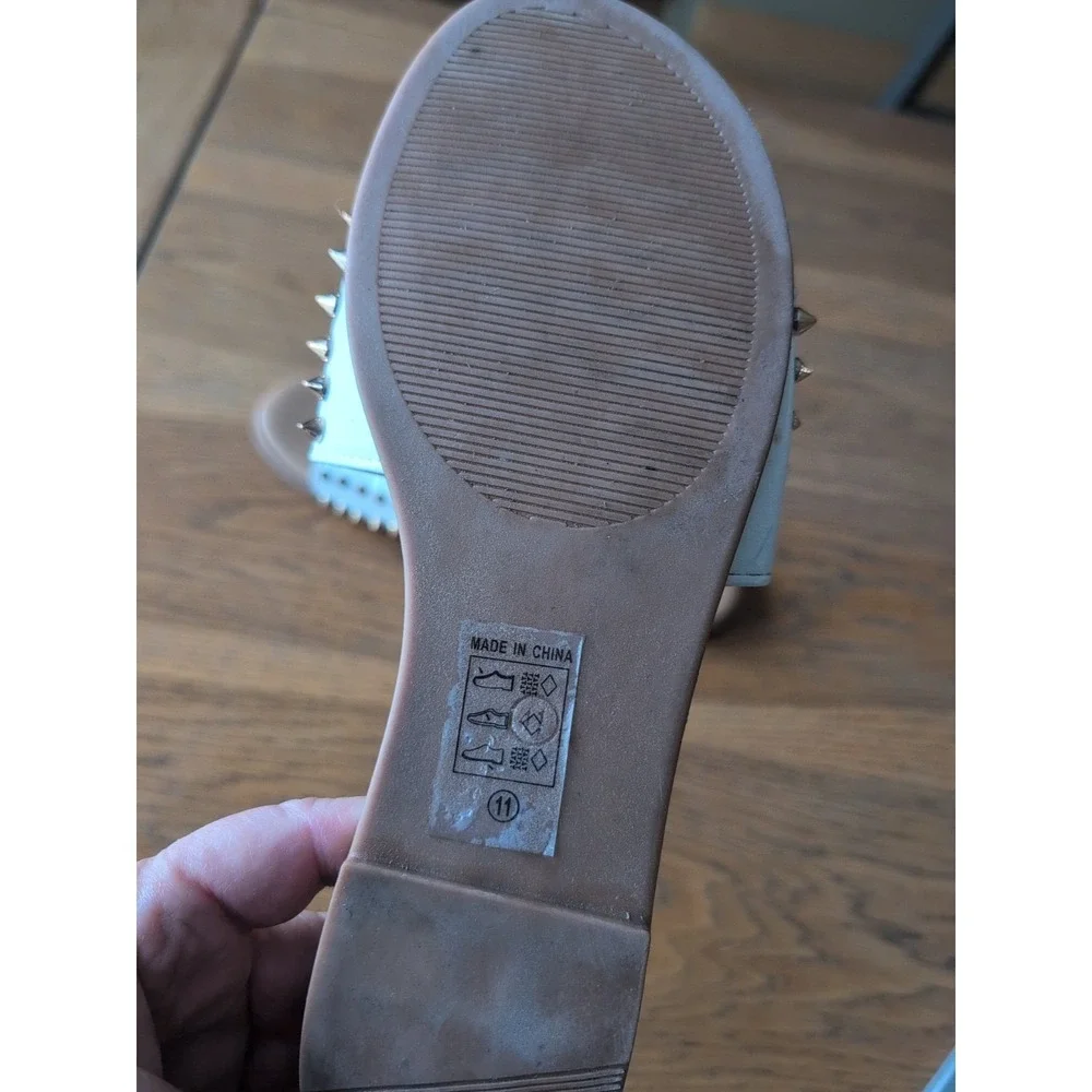 CAMEL THREADS White Gold Sandal Flat Shoes Gold Studs Slip On Strap Women 11 EUC